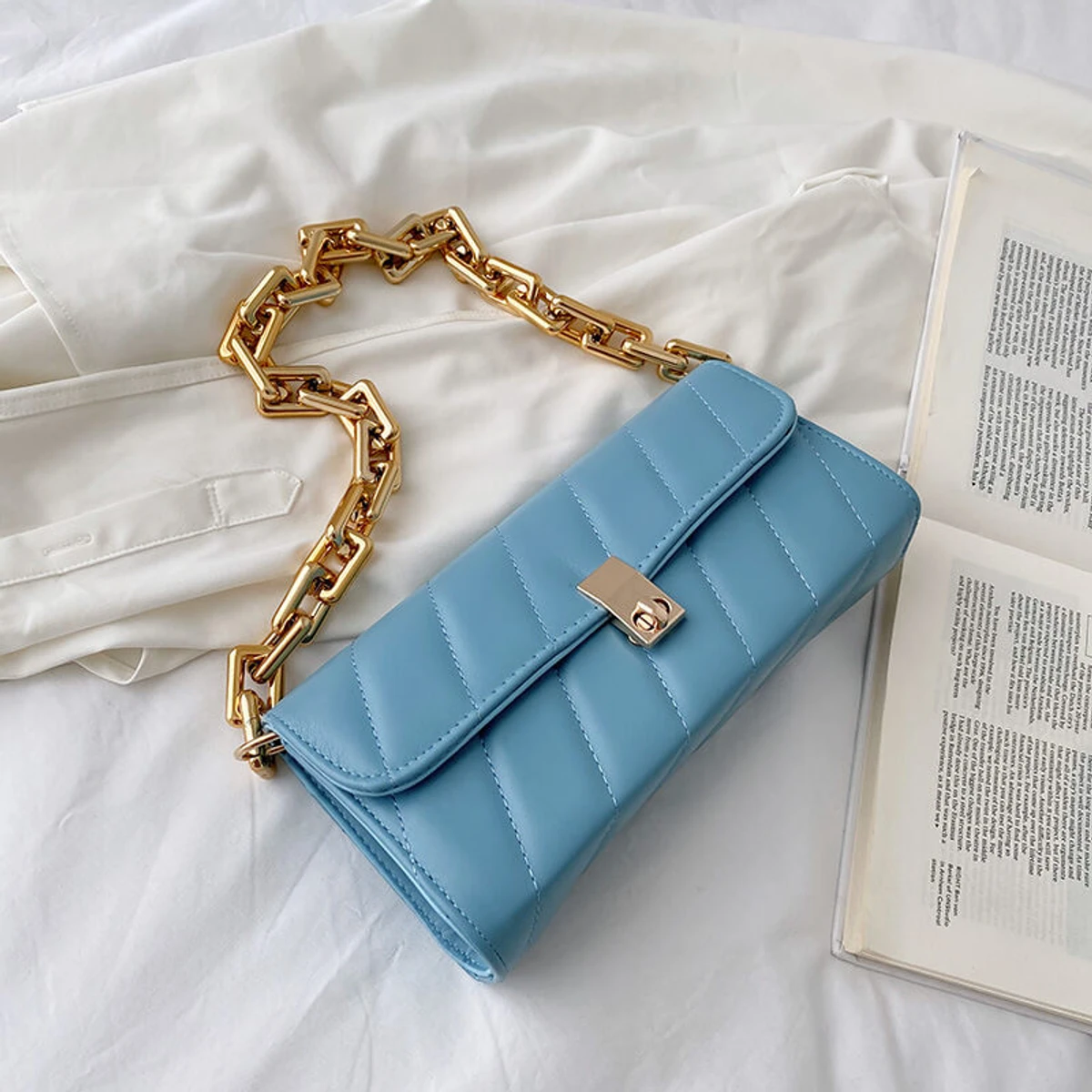 Chain shoulder bag